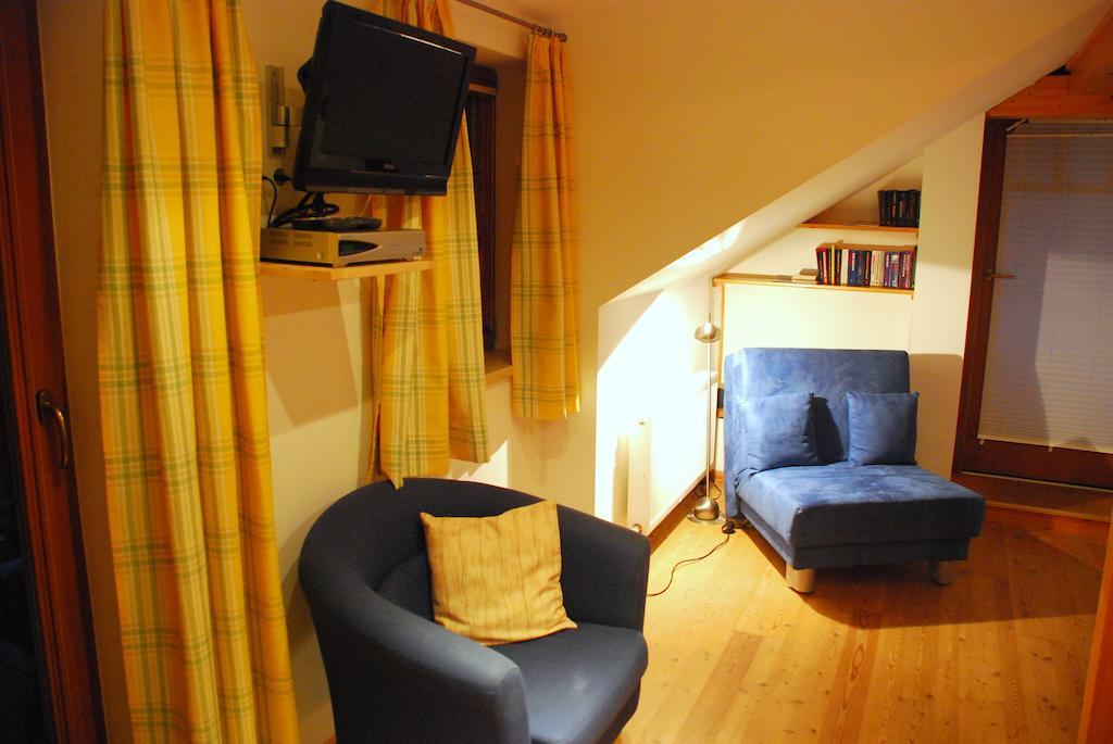 FeWo Wassertheurer Tröpolach Chambre photo
