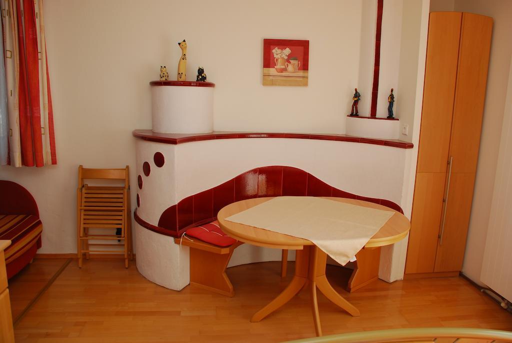 FeWo Wassertheurer Tröpolach Chambre photo