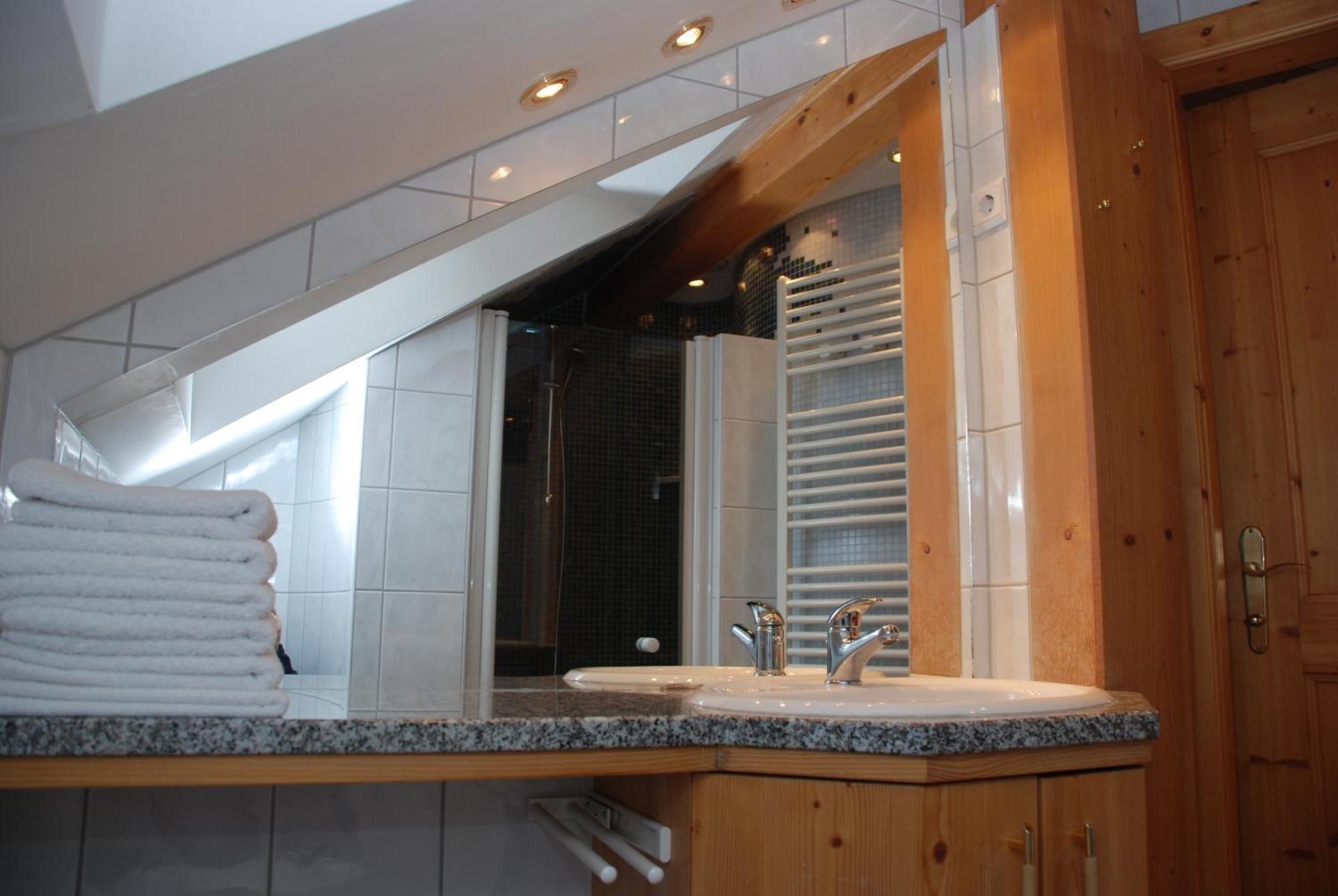 FeWo Wassertheurer Tröpolach Chambre photo